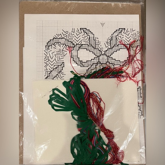 True Color Ribbon Embroidery Kit Heart Wreath 70011 Christmas Beginner Level NEW - Picture 2 of 3